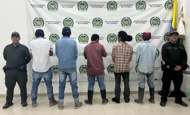  Policías del antiguo ESMAD capturaron a siete hombres que pretendían invadir un terreno en Puerto López