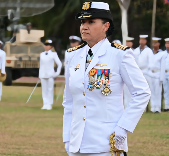  La primera mujer que dirige la Base Naval ARC Bolívar