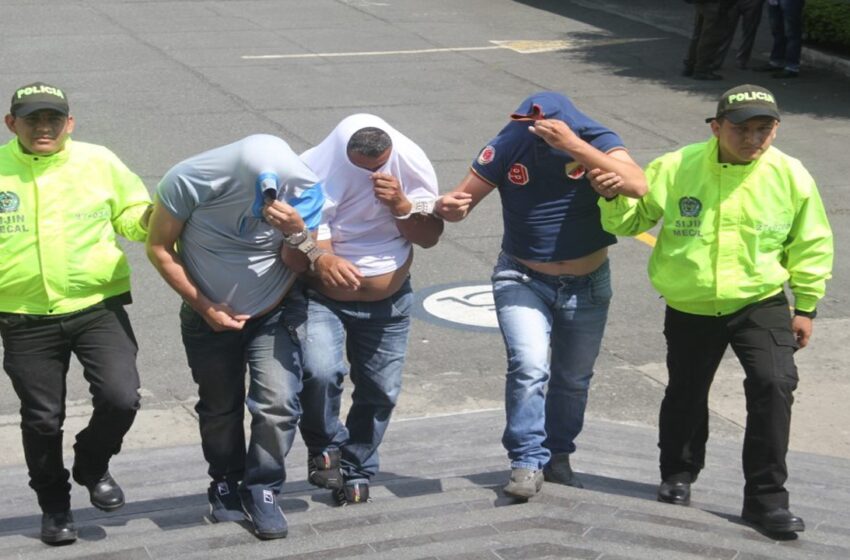  Delincuentes vistiendo chalecos del Sisbén están estafando a las gentes