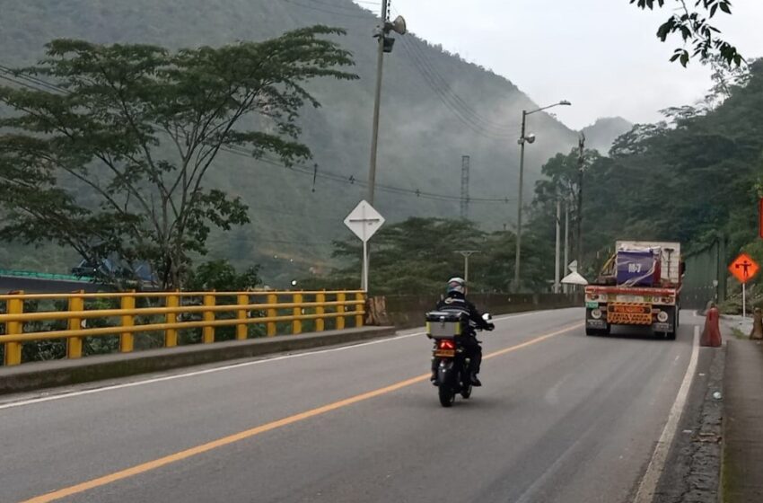  Fuerza pública desbloqueó vía a Bogotá en cumplimiento a la orden presidencial