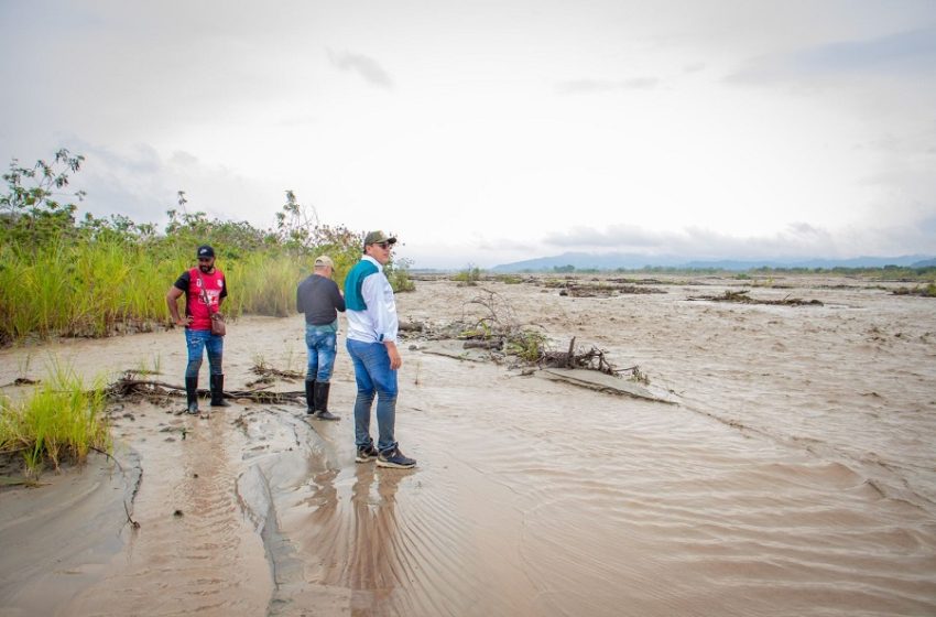  75 personas fueron rescatadas por un helicóptero en medio de inundaciones